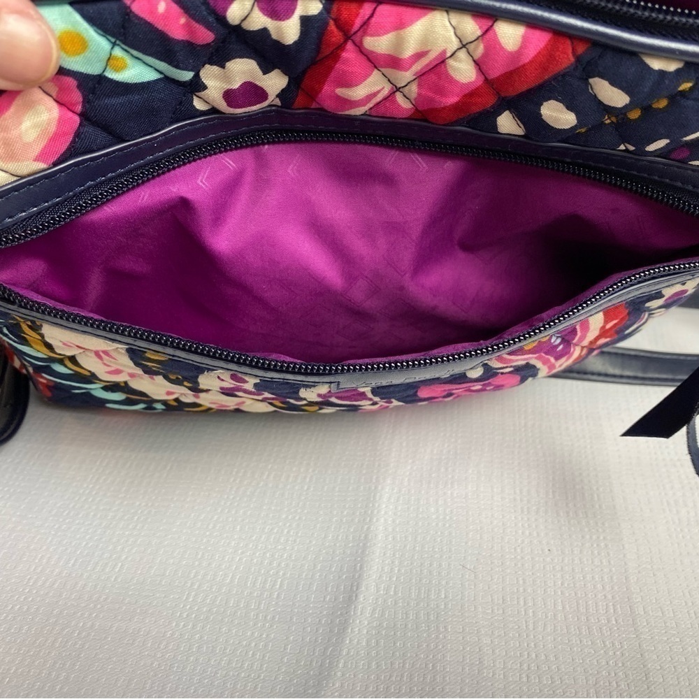 Beautiful Vera Bradley Painted Paisley Crossbody Purse and Matching Wallet - Picture 6 of 16